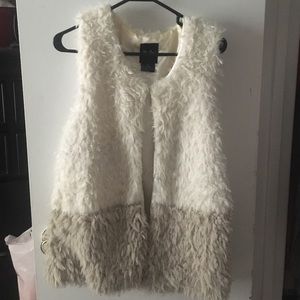 Me Jane fur vest size small WITH POCKETS!